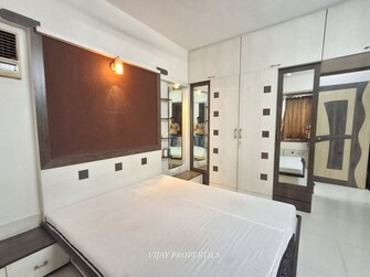 4 BHK 1500 Sq.Ft. Apartment in Lokhandwala Octacrest