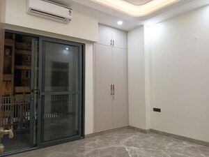 Room in 3 BHK Builder Floor at Kailash Hills – for Sale