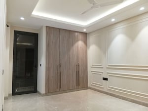 Room in 3 BHK Builder Floor at Kailash Hills – for Sale