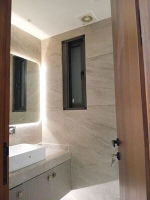 Room in 3 BHK Builder Floor at Kailash Hills – for Sale