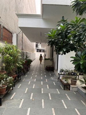 Balcony in 6+ BHK Independent House at Sector 40 – for Rent