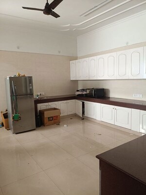 Kitchen in 6+ BHK Independent House at Sector 40 – for Rent