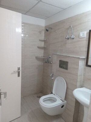 Bathroom in 2.5 BHK Apartment at Ajnara Ambrosia, Sector 118 – for Rent