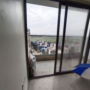 Furnished Amenities in 2 BHK Apartment at Sheth 72 West, Andheri West – for Rent