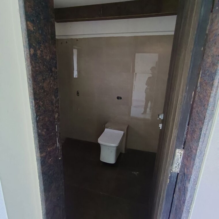 Bathroom, sheth-72-west 2 Bedroom 783 Sq.Ft. Apartment In Andheri West Mumbai 10676537