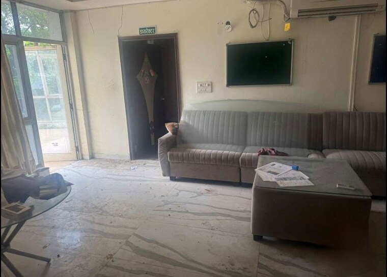 Living Room, vibhuti khand Commercial Office Space 3500 Sq.Ft. In Vibhuti Khand Lucknow 10676540