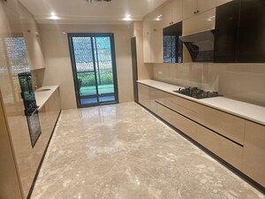 Room in 4 BHK Builder Floor at Vinayak Plaza, Sector 15 – for Sale