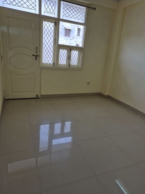 Room in 2.5 BHK Builder Floor at Mayur Vihar – for Rent