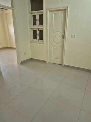Room in 2.5 BHK Builder Floor at Mayur Vihar – for Rent