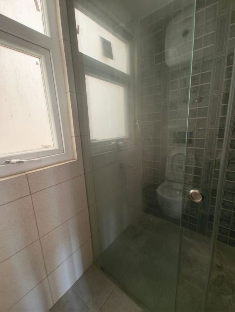 Bathroom, greater kailash 3 Bedroom 208 Sq.Yd. Builder Floor In Greater Kailash Delhi 10676608