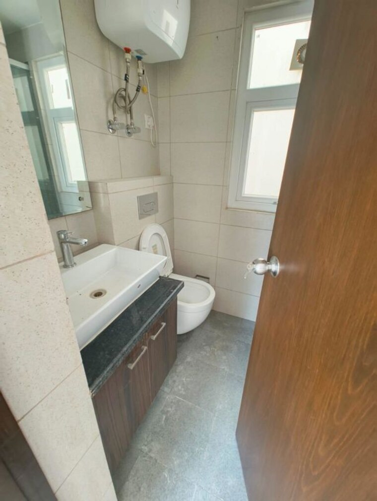 Bathroom, greater kailash 3 Bedroom 208 Sq.Yd. Builder Floor In Greater Kailash Delhi 10676608