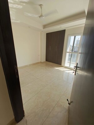 Room in 3 BHK Builder Floor at Greater Kailash – for Rent