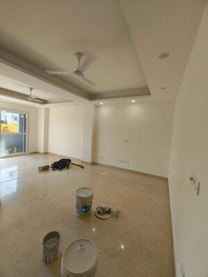 Room in 3 BHK Builder Floor at Greater Kailash – for Rent