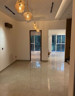Room in 4 BHK Villa at Johri – for Sale