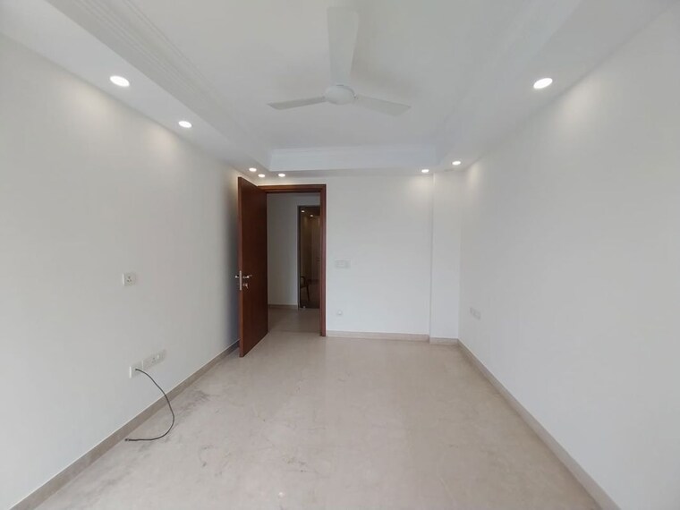 Room, safdarjung enclave 4 Bedroom 500 Sq.Yd. Builder Floor In Safdarjung Enclave Delhi 10676615