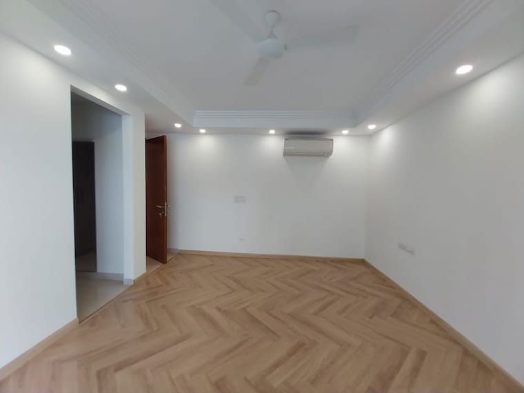 Bedroom, safdarjung enclave 4 Bedroom 500 Sq.Yd. Builder Floor In Safdarjung Enclave Delhi 10676615