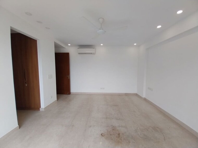 Room, safdarjung enclave 4 Bedroom 500 Sq.Yd. Builder Floor In Safdarjung Enclave Delhi 10676615