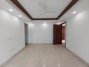 Room in 4 BHK Builder Floor at Safdarjung Enclave – for Rent