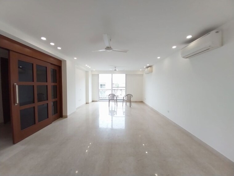 Room, safdarjung enclave 4 Bedroom 500 Sq.Yd. Builder Floor In Safdarjung Enclave Delhi 10676615