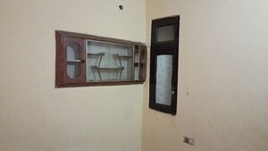 Room in 1 BHK Builder Floor at Vaishali Sector 3 – for Rent