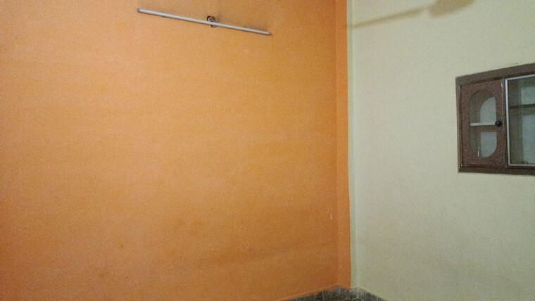 Room, vaishali sector 3 1 Bedroom 350 Sq.Ft. Builder Floor In Vaishali Sector 3 Ghaziabad 10676617