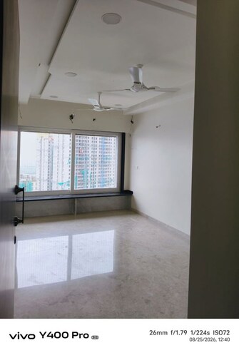 2.5 BHK +  1050 Sq.Ft. Apartment in Piramal Revanta