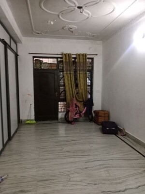 Room in 2 BHK Builder Floor at Sector 13 – for Rent