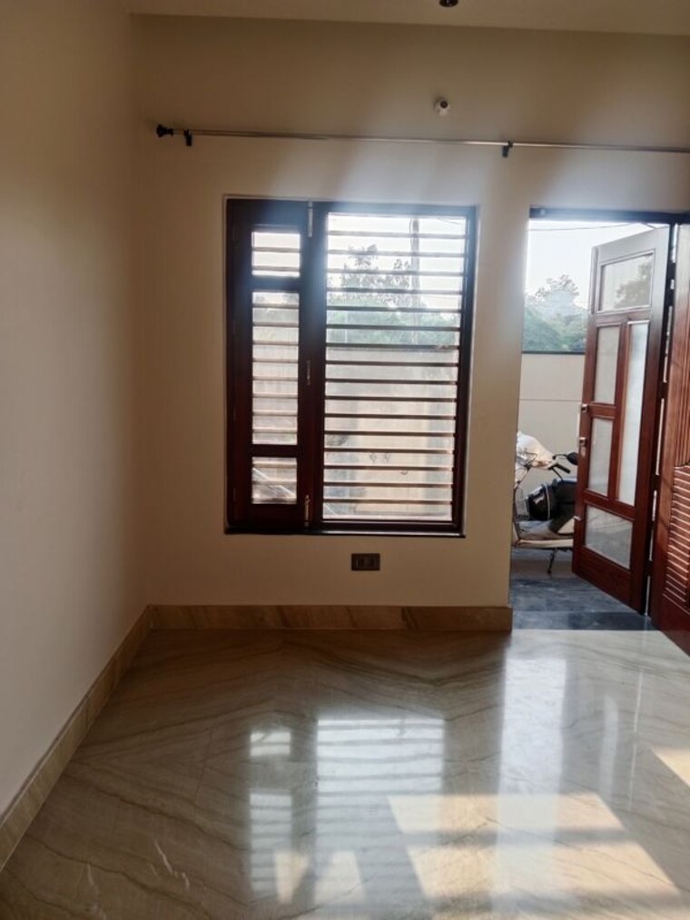 Room, sector 18 6+ Bedroom 4100 Sq.Ft. Independent House In Sector 18 Panipat 10676687