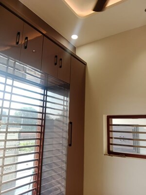 Room in 6+ BHK Independent House at Sector 18 – for Rent