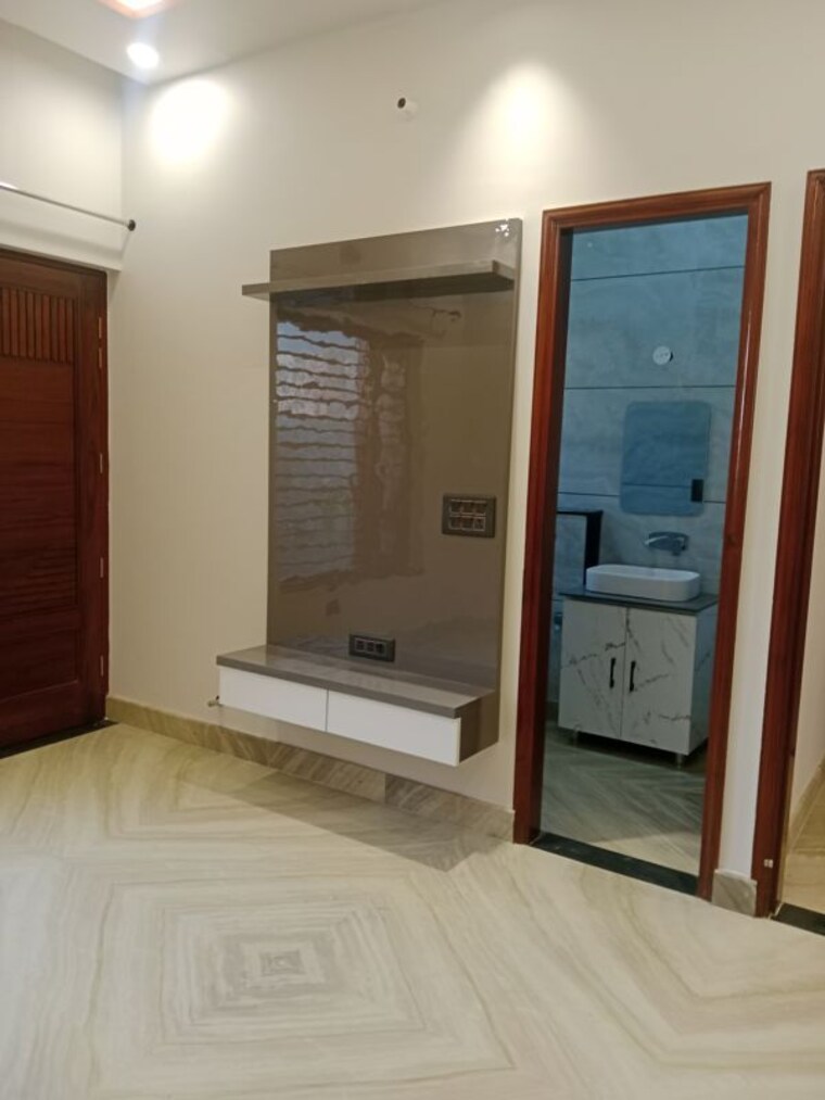 Room, sector 18 6+ Bedroom 4100 Sq.Ft. Independent House In Sector 18 Panipat 10676687