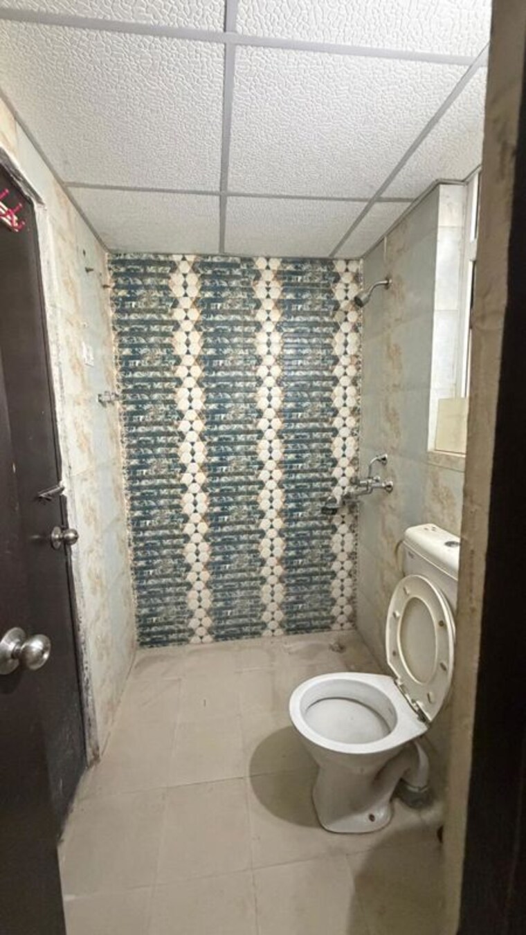 Bathroom, signature-the-serenas 2 Bedroom 724 Sq.Ft. Apartment In Sohna Sector 36 Gurgaon 10676689