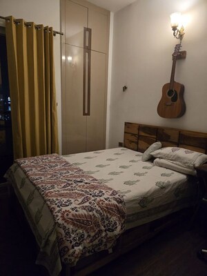 Room in 2 BHK Apartment at Supertech Supernova Nova Residences, Sector 94 – for Rent