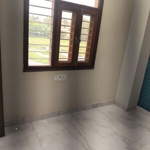 Room in 3 BHK Builder Floor at Sector 9a – for Sale