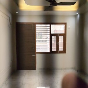 Room in 3 BHK Builder Floor at Sector 9a – for Sale