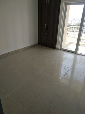 Room in 3 BHK Villa at Amrapali Leisure Valley – for Rent