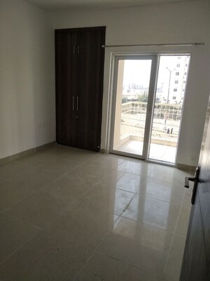 Room in 3 BHK Villa at Amrapali Leisure Valley – for Rent