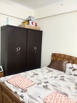 Bedroom in 5 BHK Villa at Amrapali Dream Valley – for Rent