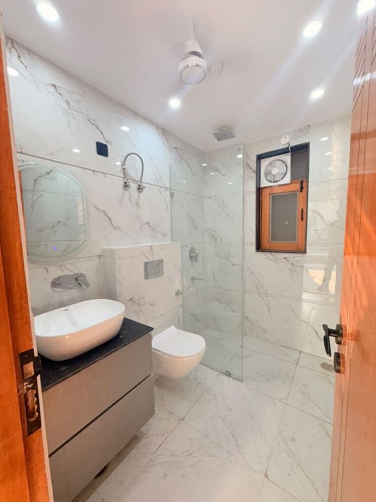 Bathroom, sector 9a 3 Bedroom 1890 Sq.Ft. Builder Floor In Sector 9a Gurgaon 10676711