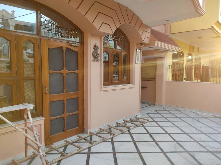 undefined, sector 9 2.5 Bedroom 1650 Sq.Ft. Builder Floor In Sector 9 Gurgaon 10676718