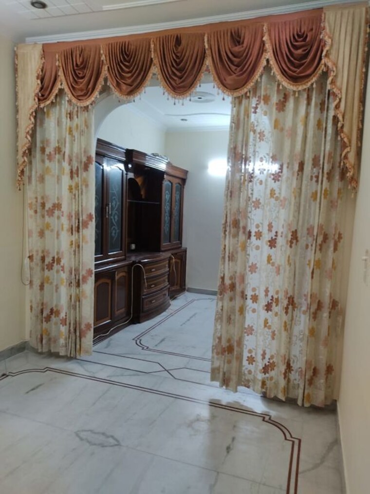 Living Room, sector 9 2.5 Bedroom 1650 Sq.Ft. Builder Floor In Sector 9 Gurgaon 10676718