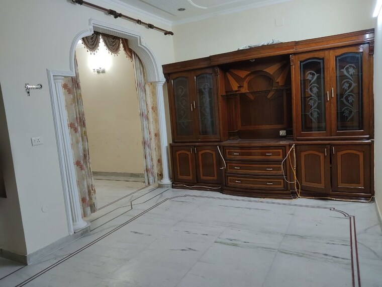 Room, sector 9 2.5 Bedroom 1650 Sq.Ft. Builder Floor In Sector 9 Gurgaon 10676718