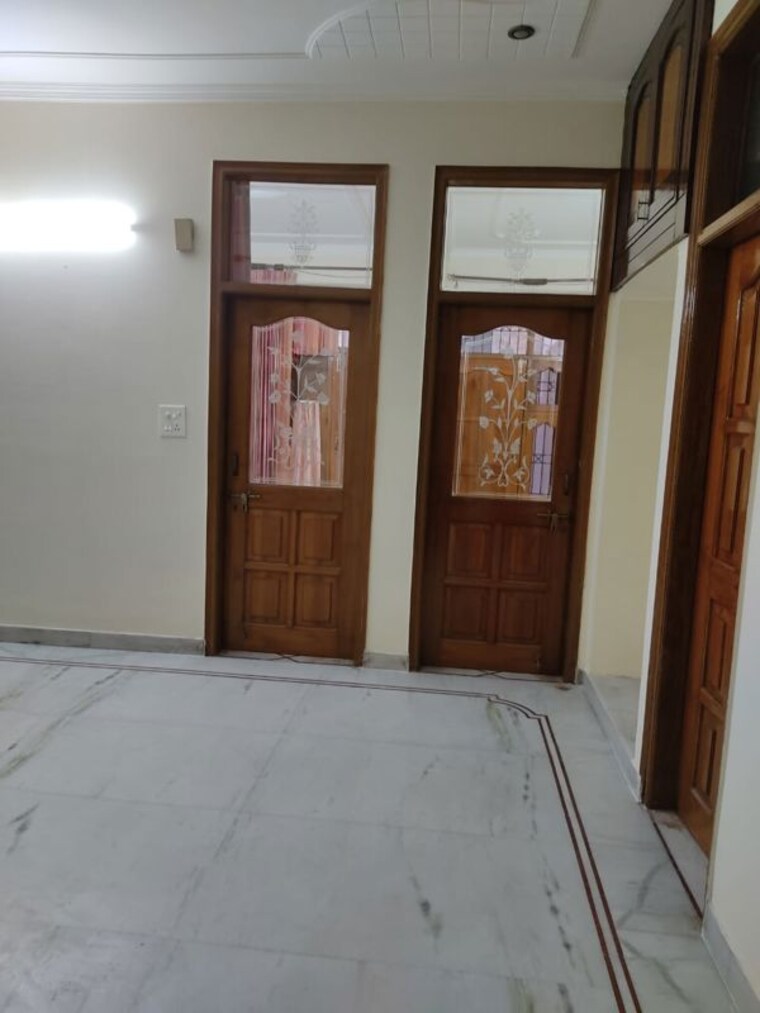 Room, sector 9 2.5 Bedroom 1650 Sq.Ft. Builder Floor In Sector 9 Gurgaon 10676718