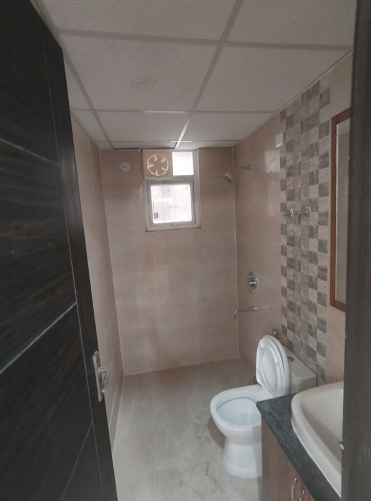 Kitchen, signature-global-park-4-and-5 3 Bedroom 1120 Sq.Ft. Apartment In Sohna Sector 36 Gurgaon 10676732