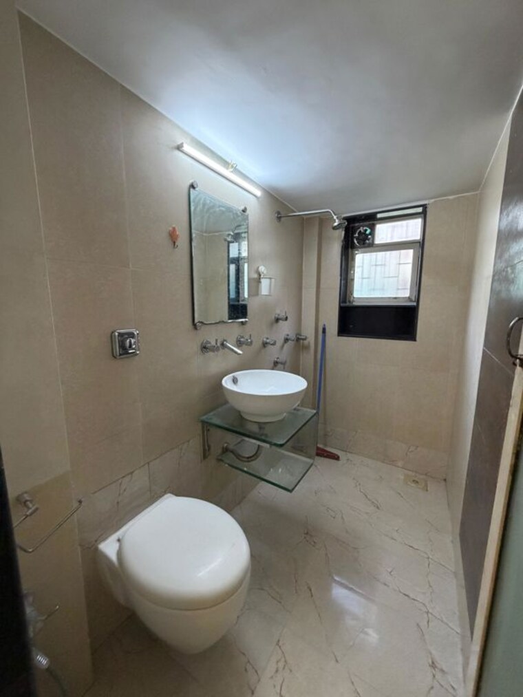 Bathroom, lake-view-bandra 2 Bedroom 900 Sq.Ft. Apartment In Bandra West Mumbai 10676741