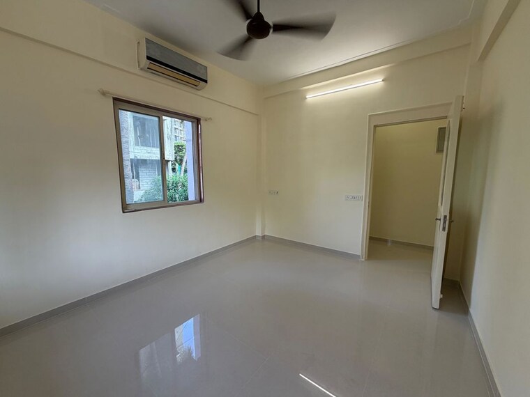 Room, lake-view-bandra 2 Bedroom 900 Sq.Ft. Apartment In Bandra West Mumbai 10676741