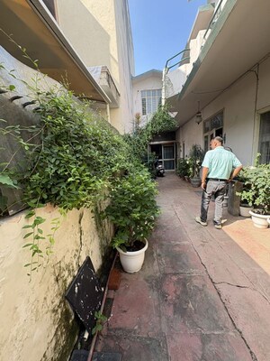 Corridor in 6 BHK Villa at Palam Vihar – for Sale