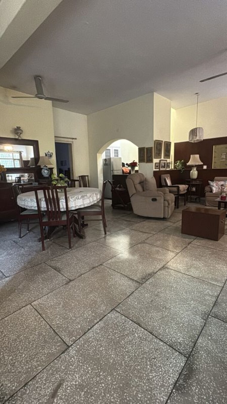 Gym, palam vihar 6 Bedroom 360 Sq.Yd. Villa In Palam Vihar Gurgaon 10676748