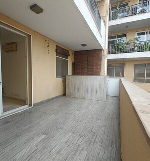Room in 3.5 BHK Apartment at Emaar The Palm Springs, Sector 54 – for Rent
