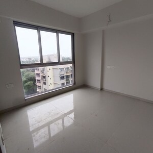 Room in 2.5 BHK Apartment at Paradigm Antalya, Oshiwara – for Sale