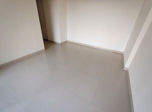 Room in 2.5 BHK Apartment at Lotus Sky Garden, Malad West – for Rent